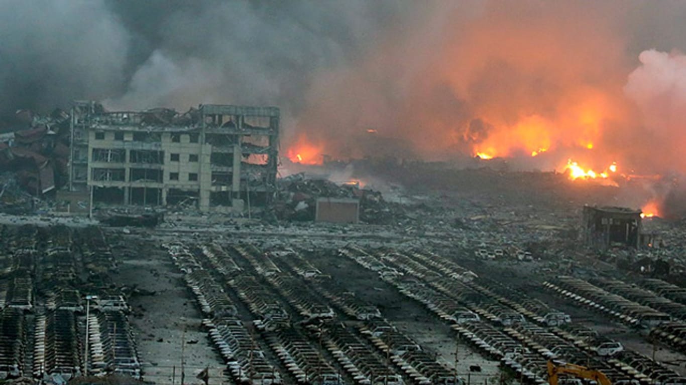 Apokalyptische Szene in Tianjin: Die Explosionen und das Feuer haben große Schäden angerichtet.