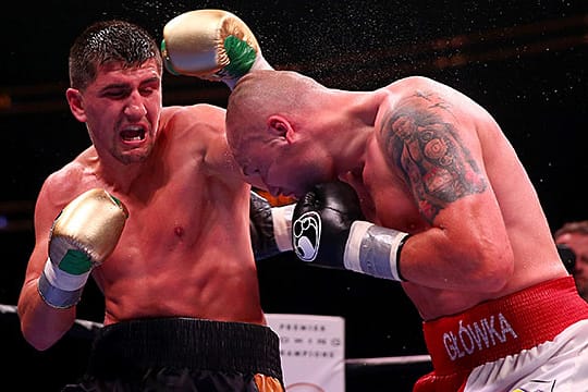 Marco Huck (li.) und Krzysztof Glowacki lieferten sich einen heißen Fight.