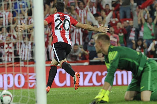 Marc-André ter Stegen musste im spanischen Supercup vier Mal hinter sich greifen.