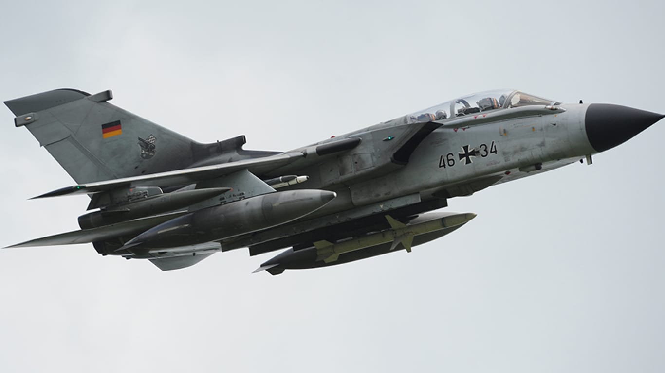 "Tornado"-Kampfflugzeug der Bundeswehr: Aufklärungsflüge gegen den IS?