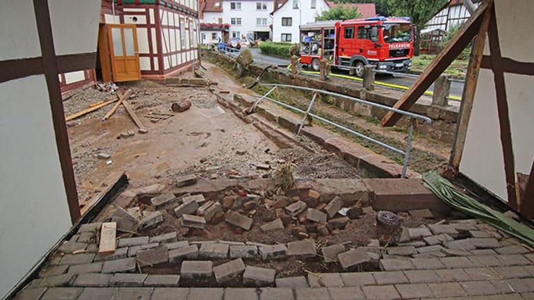 Schäden durch Unwetter im thüringischen Rustenfelde (Eichsfeld).