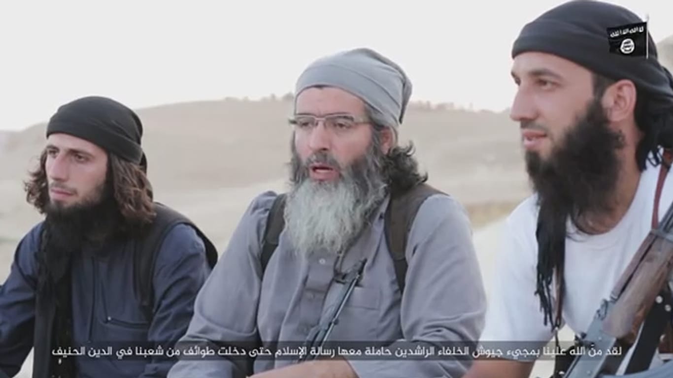 In einem Video des IS wirbt ein Anhänger für Aktionen gegen die Türkei.