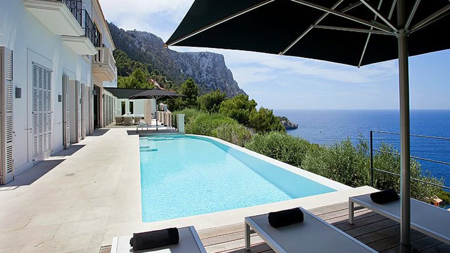 Luxus pur verspricht auch diese Villa in Port d'Andratx für 6,8 Millionen Euro.