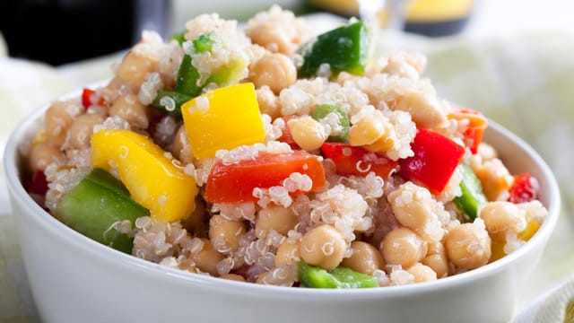 Aus Quinoa können Sie leckere Salate zaubern.