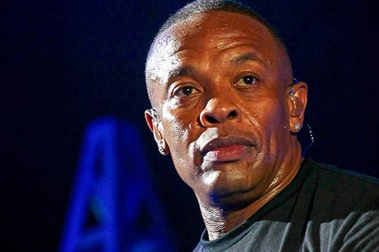 Dr. Dre entschuldigt sich bei Frauen für sein früheres Verhalten.