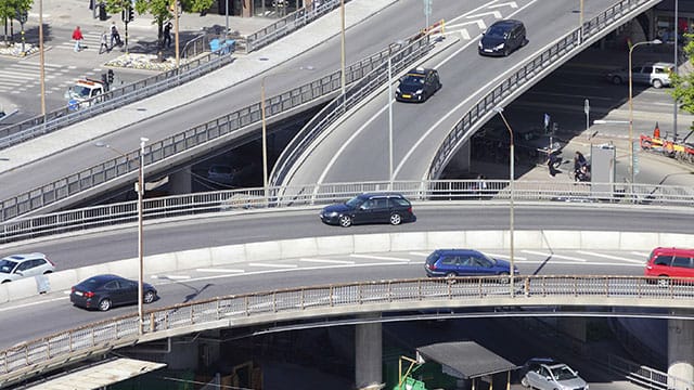 Auf Schwedens Straßen geht es gemächlicher zu als hierzulande.