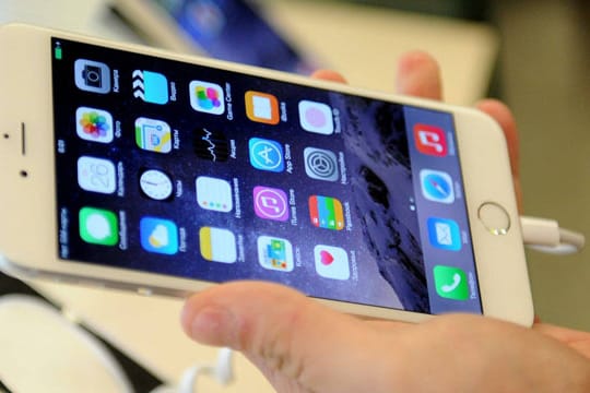 Beim iPhone 6 hält die Akkuladung bei Powernutzern gerade so einen Tag durch.