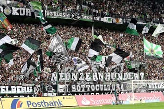 Auf eine lautstarke Unterstützung ihrer Fans - wie hier im Bild - müssen die Gladbacher beim Derby in Köln wohl verzichten.