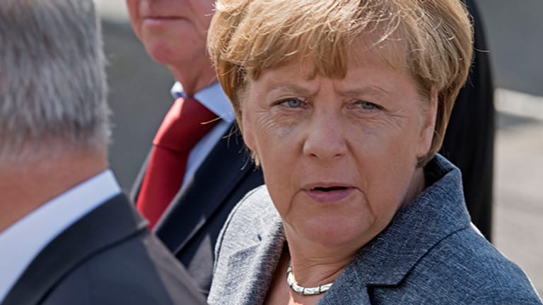 Kanzlerin Angela Merkel kommt im sächsischen Heidenau an.