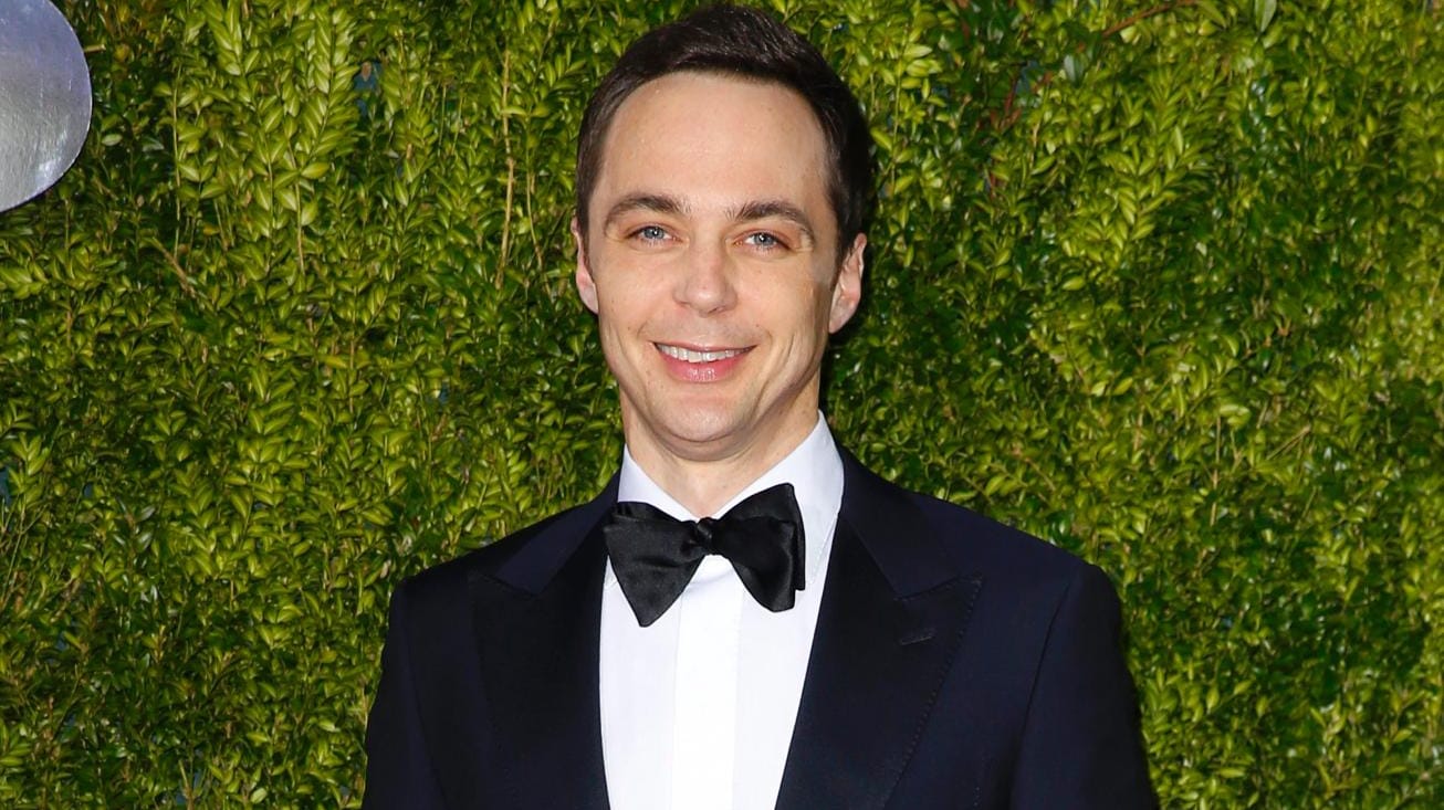 Jim Parsons spielt in "The Big Bang Theory" Dr. Sheldon Cooper.