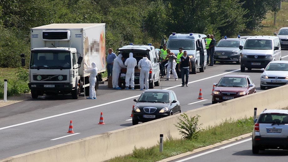 In diesem Lastwagen wurden die Leichen der Flüchtlinge entdeckt.