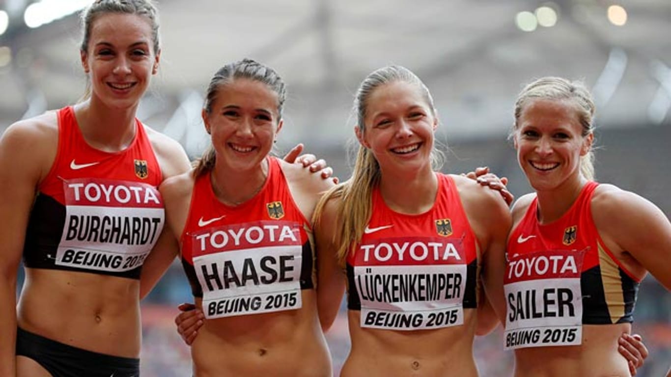 Die deutsche Damen-Staffel über 4 x 100 Meter steht im Finale.