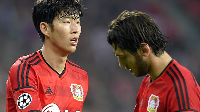 Heung-Min Son (li.) ist verärgert über die Kritik seines ehemaligen Bayer-Mitspielers Hakan Calhanoglu. Heung-Min Son (li.) ist verärgert über die Kritik seines ehemaligen Bayer-Mitspielers Hakan Calhanoglu.