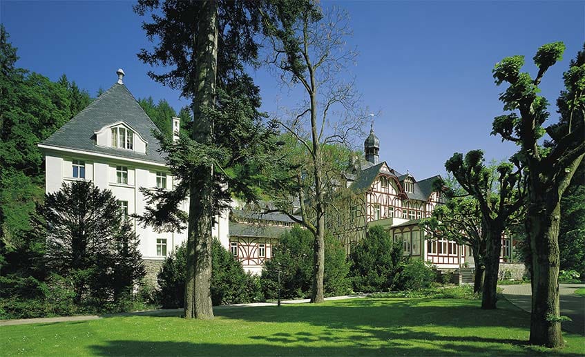 In der staatlich anerkannten Heilbad-Stadt Traben-Trarbach befindet sich das Hotel Ayurveda Parkschlösschen.