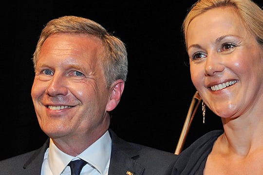 Bettina Wulff spricht über ihr neues Glück mit Ehemann Christian.