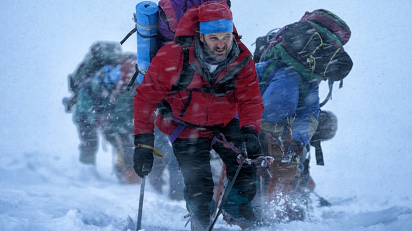 Rob Hall (Jason Clarke) will seine Bergsteiger-Gruppe auf den Gipfel des höchsten Berges der Welt führen.