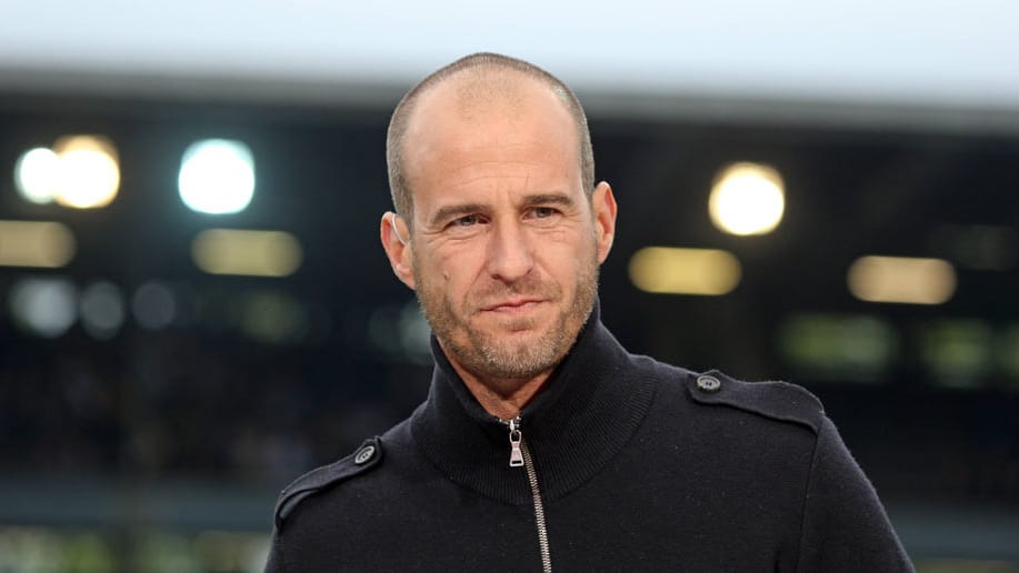 Mehmet Scholl will nach Ende seiner TV-Tätigkeit wieder auf der Trainerbank Platz nehmen. Mehmet Scholl will nach Ende seiner TV-Tätigkeit wieder auf der Trainerbank Platz nehmen.