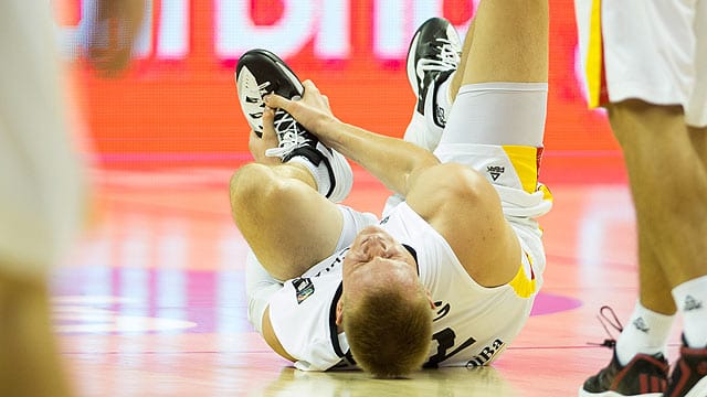 Robin Benzing verletzte sich im EM-Auftaktspiel gegen Island am rechten Knöchel und konnte nicht weitermachen.