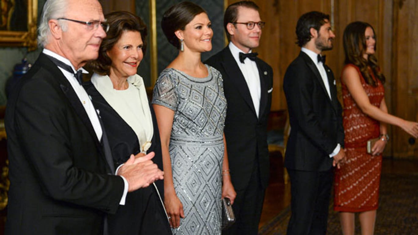 Traute Familie: König Carl XVI. Gustaf, Königin Silvia, Kronprinzessin Victoria, Prinz Daniel, Prinz Carl Philip und Prinzessin Sofia.