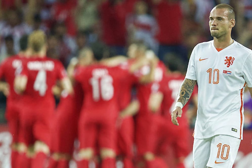 Mittelfeldstar Wesley Sneijder steht die Enttäuschung ins Gesicht geschrieben.