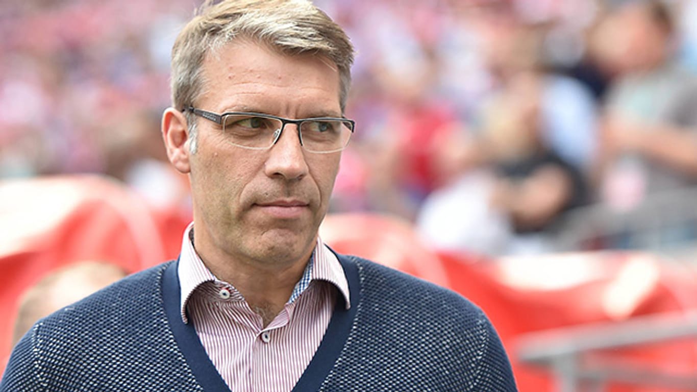 Peter Knäbel ist seit fast einem Jahr als Sportdirektor beim HSV.