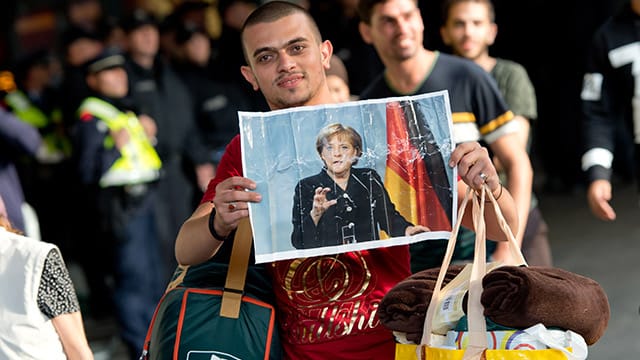 Flüchtlinge erreichen am Wochenende den Münchner Hauptbahnhof.