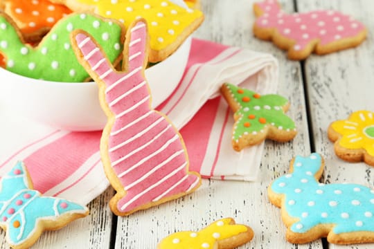 Nicht nur fürs Auge gut: Diese Osterplätzchen werden Ihren Liebsten zum Osterfrühstück wunderbar schmecken.