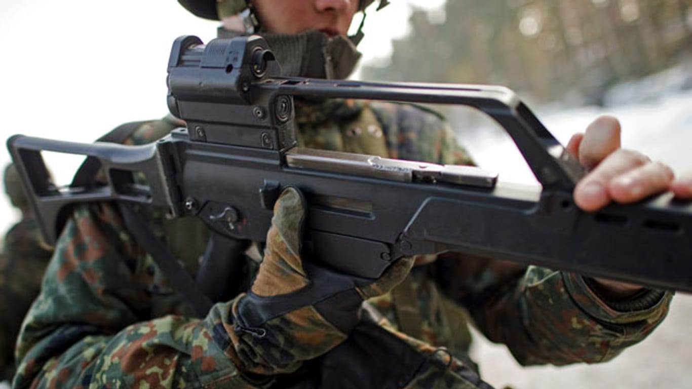 Die Bundeswehr hat massive Probleme mit dem G36-Sturmgewehr - und will es jetzt ersetzen.