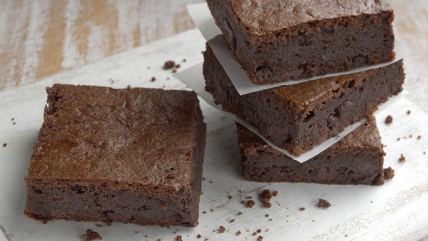 Schokoladenkuchen mit Stevia ist ein einfaches Rezept, um das Backen mit dem Zuckerersatz zu testen.