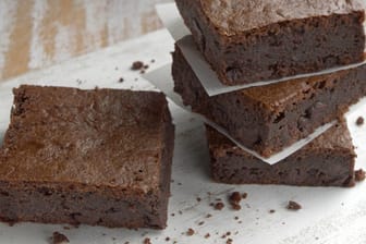 Schokoladenkuchen mit Stevia ist ein einfaches Rezept, um das Backen mit dem Zuckerersatz zu testen.