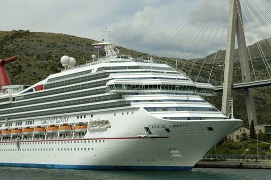 Die "Carnival Liberty" hat Platz für bis zu 3700 Gäste (Archivbild).