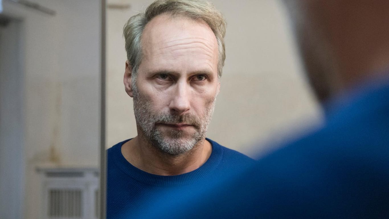 Paul Brix (Wolfram Koch) wird im "Tatort: Hinter dem Spiegel" mit seiner Vergangenheit konfrontiert.