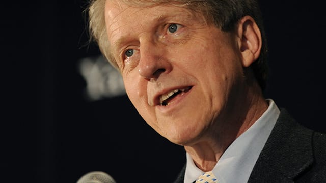 Robert Shiller, Professor für Wirtschaft und Finanzen an der Yale Universität, warnt vor überbewerteten Aktienkursen.