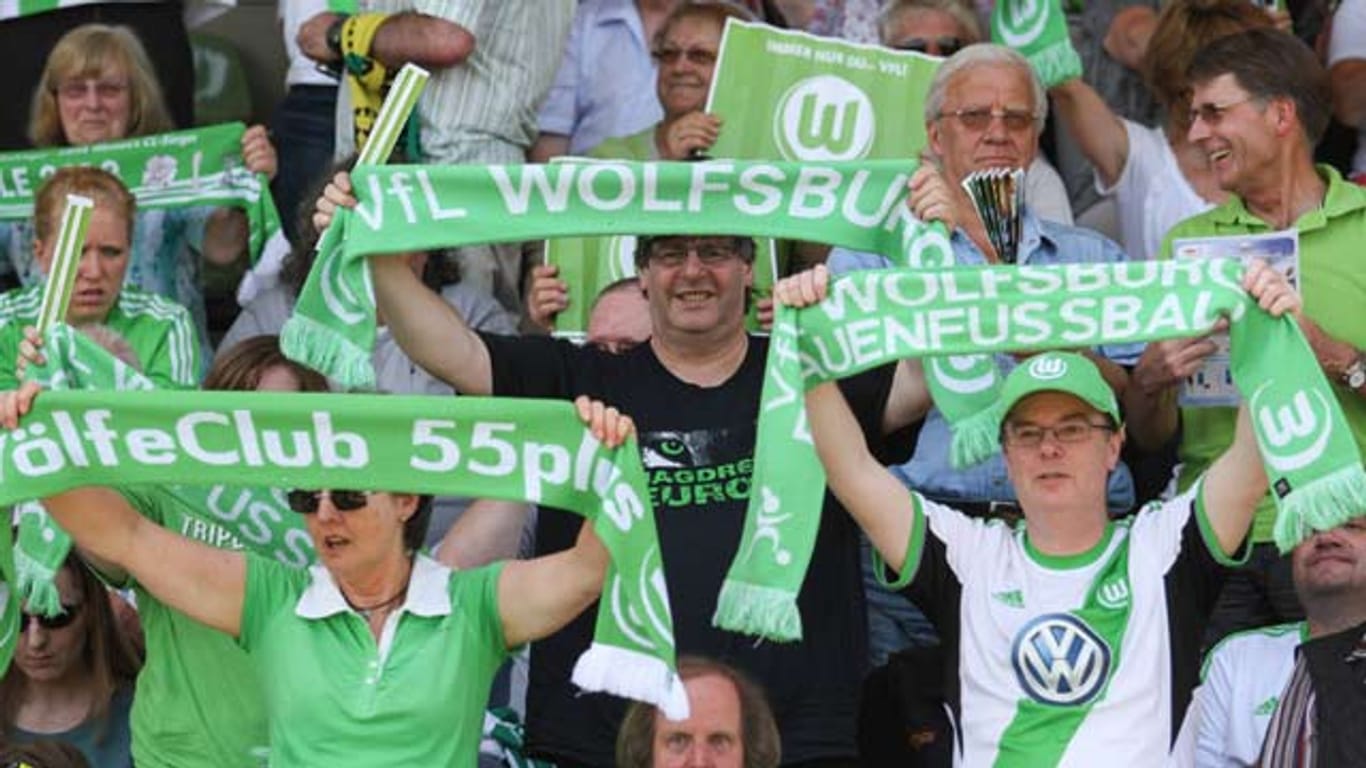 Einige Dauerkarten-Inhaber des VfL Wolfsburg glänzen nicht mit lautstarker Unterstützung, sondern mit Abwesenheit.