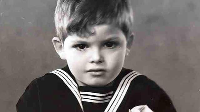 Dickie Moore in seiner Paraderolle als "kleiner Strolch". Dickie Moore in seiner Paraderolle als "kleiner Strolch".
