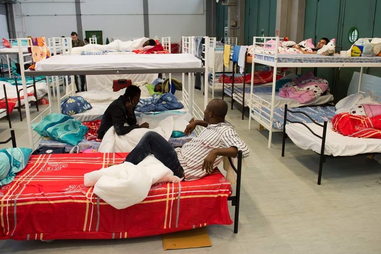 Noch haben Flüchtlinge in den Erstaufnahmelagern ein Bett.