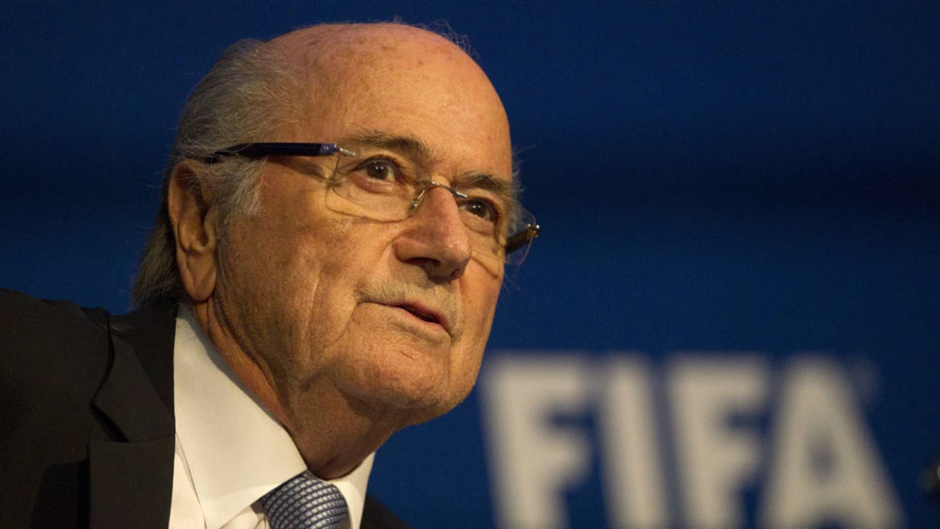 Joseph Blatter will sein Amt als FIFA-Präsident im Februar 2016 niederlegen.