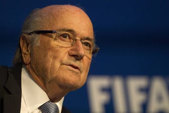 Joseph Blatter will sein Amt als FIFA-Präsident im Februar 2016 niederlegen.