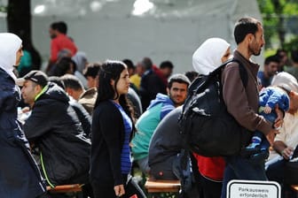 Kursänderung: Deutschland führt wegen des Flüchtlingsansturms wieder Grenzkontrollen ein.