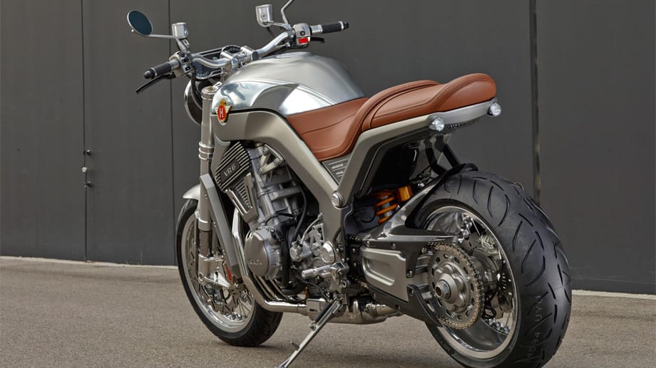 Die neue Horex VR6 sieht ihrer Vorgängerin ähnlich, unterscheidet sich in Detail aber grundlegend. Die neue Horex VR6 sieht ihrer Vorgängerin ähnlich, unterscheidet sich in Detail aber grundlegend.