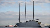 Der mit 90 Meter hohen Masten ausgestattete Dreimaster wird in Kiel auf der Werft "German Naval Yards" gebaut.