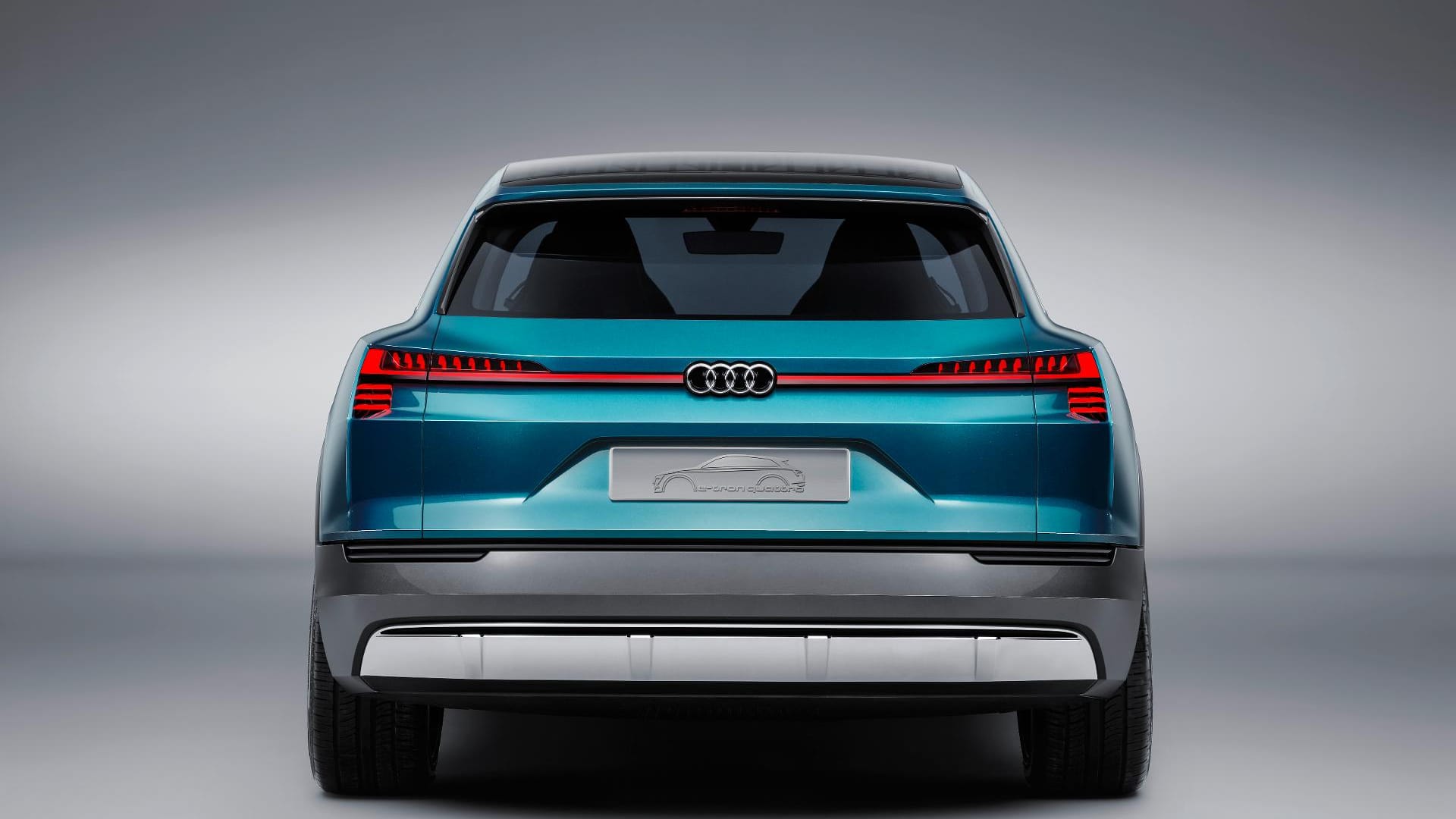 Vorne wie hinten strahlt der Audi mit OLEDS - "Organic Light Emitting Diodes".