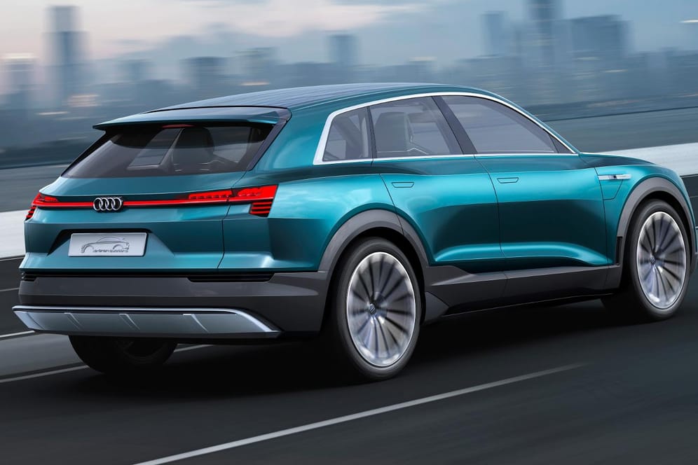 Audi e-tron quattro concept: Elektroauto trifft SUV.