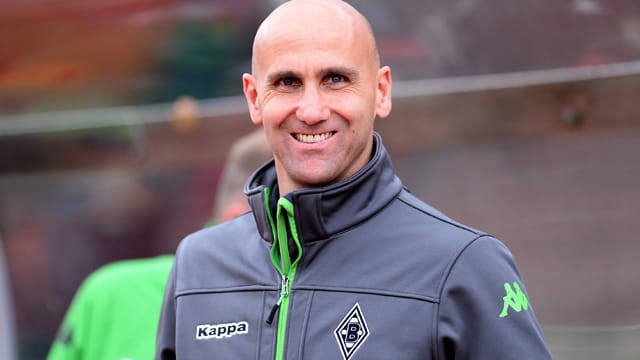 André Schubert rückt bei Gladbach zu den Profis auf.
