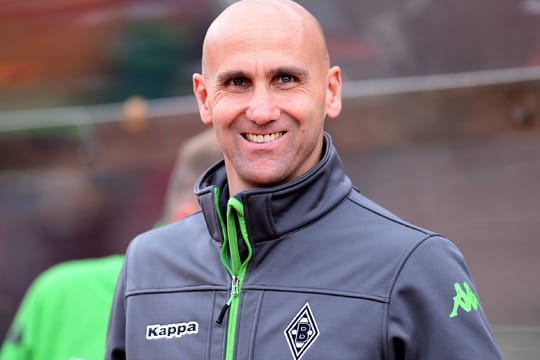 André Schubert rückt bei Gladbach zu den Profis auf.