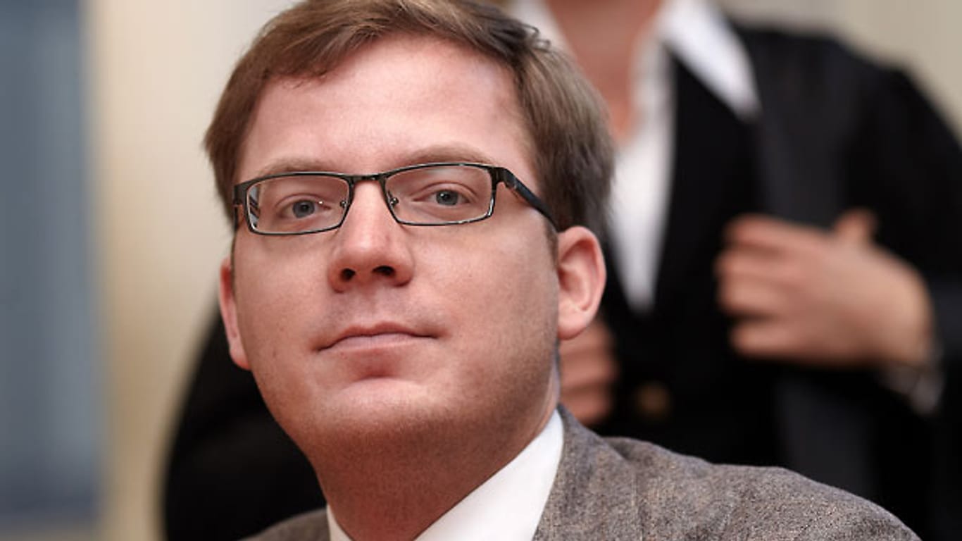 Tobias Huch (FDP) will sich von Morddrohungen nicht von seinem Einsatz für Flüchtlinge abbringen lassen.