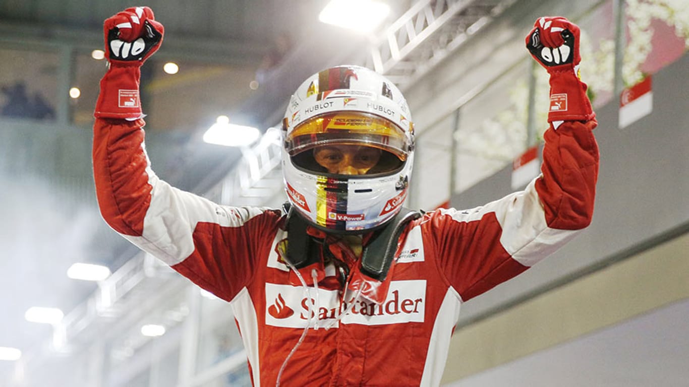 Jubel bei Sebastian Vettel: Der Ferrari-Pilot kommt Mercedes im WM-Kampf immer näher.