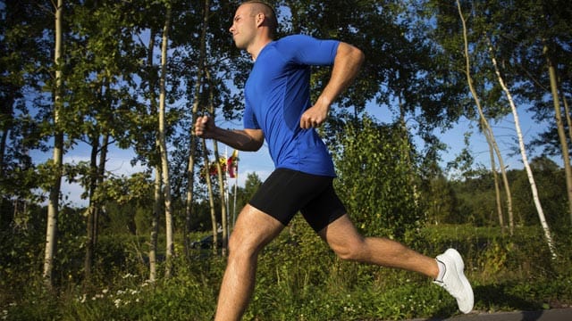 Sportsucht tritt besonders bei Läufern und Triathleten auf.