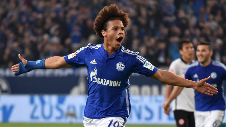 Leroy Sane jubelt nach seinem Treffer zum 2:0 gegen Eintracht Frankfurt. Leroy Sane jubelt nach seinem Treffer zum 2:0 gegen Eintracht Frankfurt.