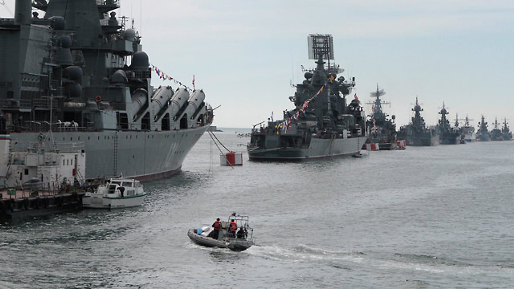 Los rusos informan de otro ataque a una flota cerca de Sebastopol – por la noche
